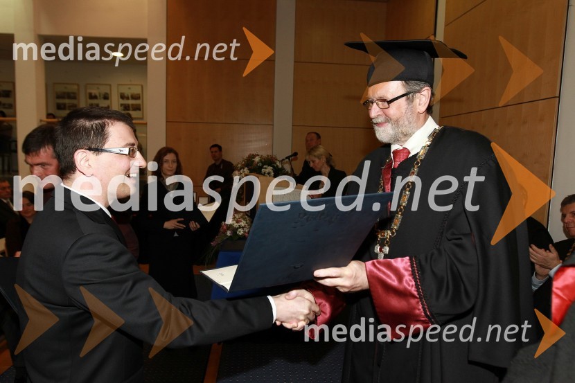 Dr. Vojko Berce, Medicinska fakulteta Univerze v Mariboru in prof. dr. Ivan Rozman, rektor Univerze v MariboruRektorjev dan Univerze v Mariboru 2011, promocija doktorjev znanosti in podelitev nagrad