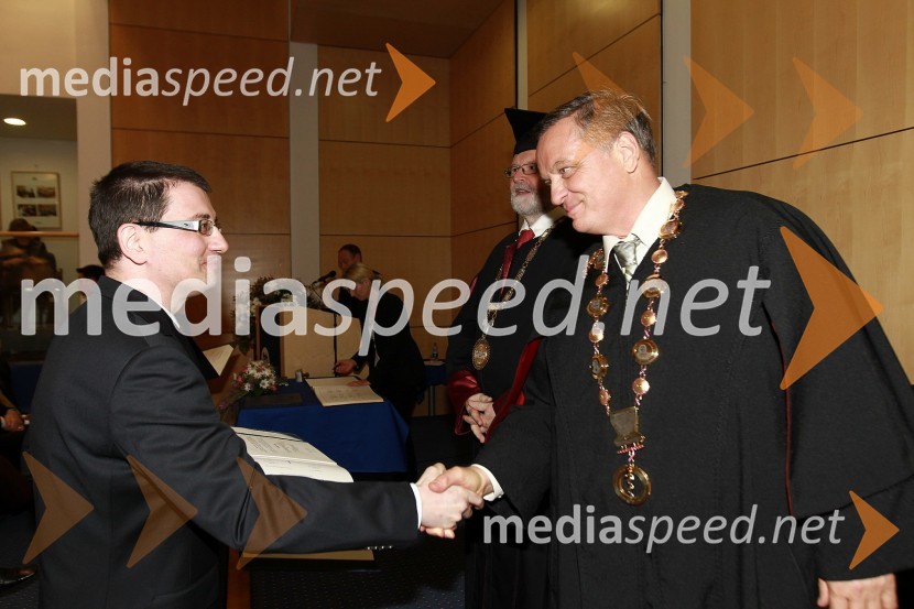 Dr. Vojko Berce, Medicinska fakulteta Univerze v Mariboru in prof. dr. Ivan Krajnc, dekan Medicinske fakultete Univerze v MariboruRektorjev dan Univerze v Mariboru 2011, promocija doktorjev znanosti in podelitev nagrad