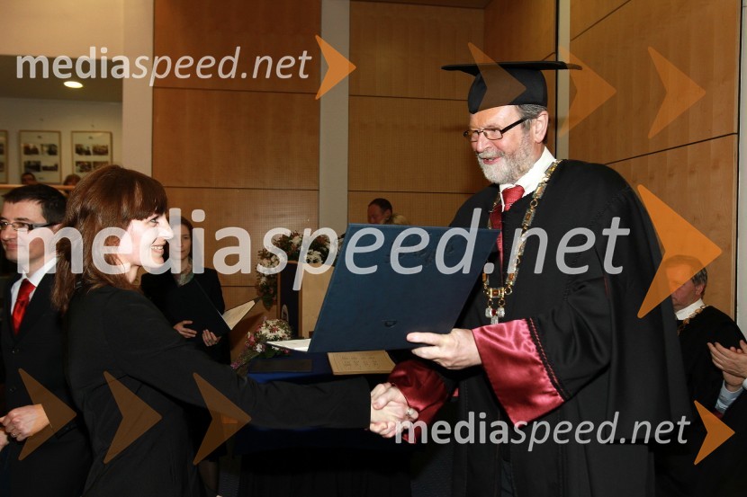 Dr. Mateja Zemljič, Medicinska fakulteta Univerze v Mariboru in prof. dr. Ivan Rozman, rektor Univerze v MariboruRektorjev dan Univerze v Mariboru 2011, promocija doktorjev znanosti in podelitev nagrad