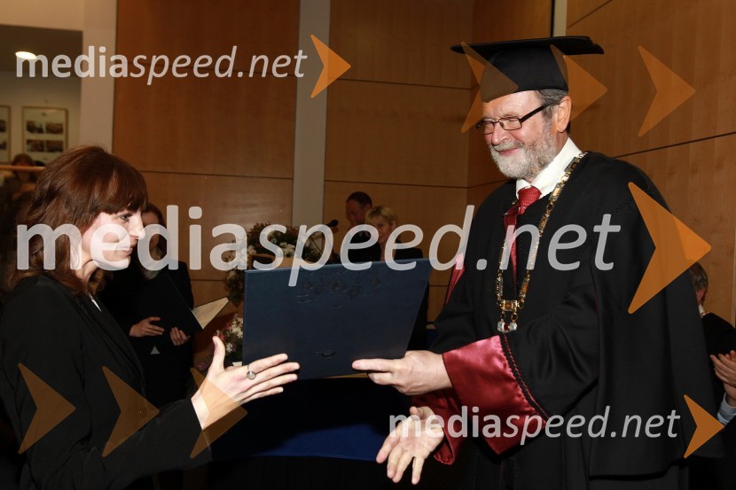 Dr. Mateja Zemljič, Medicinska fakulteta Univerze v Mariboru in prof. dr. Ivan Rozman, rektor Univerze v MariboruRektorjev dan Univerze v Mariboru 2011, promocija doktorjev znanosti in podelitev nagrad