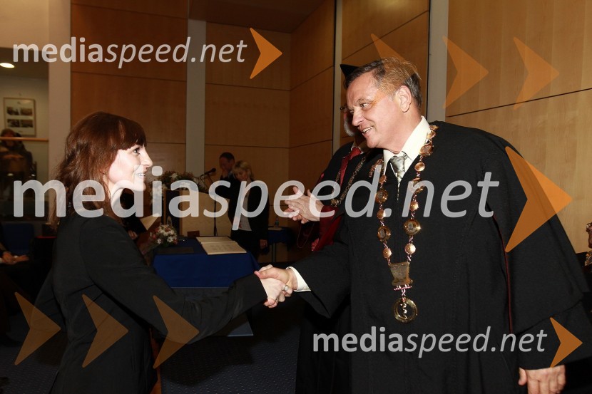 Dr. Mateja Zemljič, Medicinska fakulteta Univerze v Mariboru in prof. dr. Ivan Krajnc, dekan Medicinske fakultete Univerze v MariboruRektorjev dan Univerze v Mariboru 2011, promocija doktorjev znanosti in podelitev nagrad