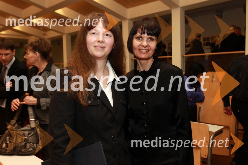 Dr. Muzafera Paljevac, Fakulteta za kemijo in kemijsko tehnologijo Univerze v Mariboru in prof. dr. Maja Habulin, Fakulteta za kemijo in kemijsko tehnologijo Univerze v MariboruRektorjev dan Univerze v Mariboru 2011, promocija doktorjev znanosti in podelitev nagrad