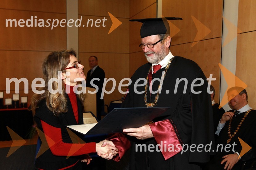 Petra Dolinar, prejemnica rektorjeve nagrade za leto 2010 in prof. dr. Ivan Rozman, rektor Univerze v MariboruRektorjev dan Univerze v Mariboru 2011, promocija doktorjev znanosti in podelitev nagrad