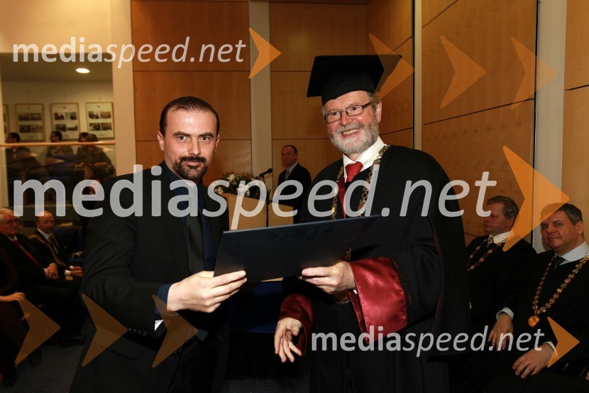 Boštjan Groznik, prejemnik rektorjeve nagrade za leto 2010 in prof. dr. Ivan Rozman, rektor Univerze v MariboruRektorjev dan Univerze v Mariboru 2011, promocija doktorjev znanosti in podelitev nagrad
