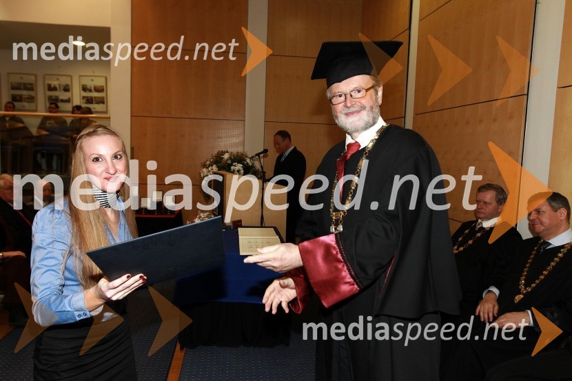 Adina Mlivić, prejemnica rektorjeve nagrade za leto 2010 in prof. dr. Ivan Rozman, rektor Univerze v MariboruRektorjev dan Univerze v Mariboru 2011, promocija doktorjev znanosti in podelitev nagrad