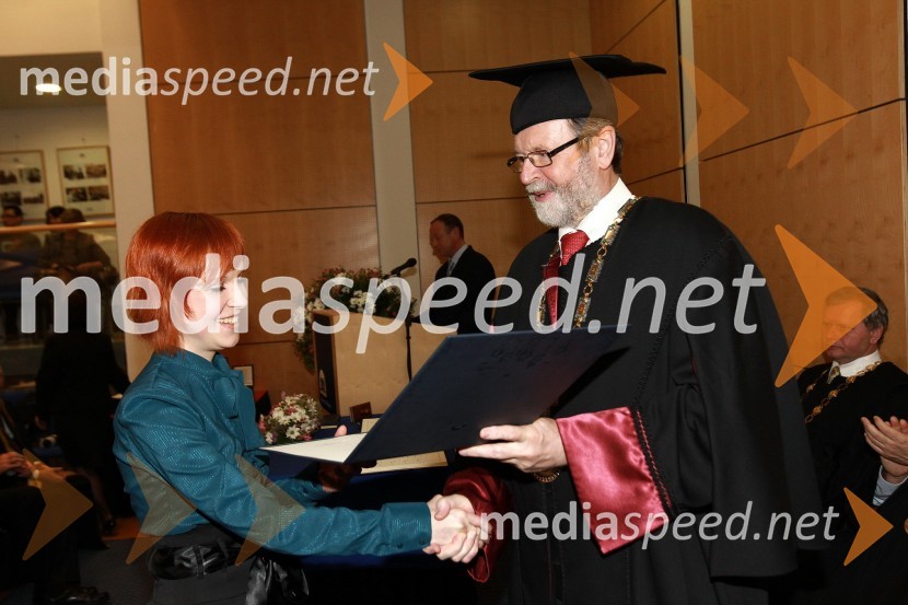 Andreja Kac, prejemnica rektorjeve nagrade za leto 2010 in prof. dr. Ivan Rozman, rektor Univerze v MariboruRektorjev dan Univerze v Mariboru 2011, promocija doktorjev znanosti in podelitev nagrad