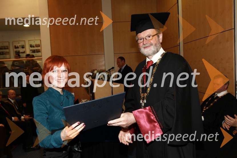 Andreja Kac, prejemnica rektorjeve nagrade za leto 2010 in prof. dr. Ivan Rozman, rektor Univerze v MariboruRektorjev dan Univerze v Mariboru 2011, promocija doktorjev znanosti in podelitev nagrad