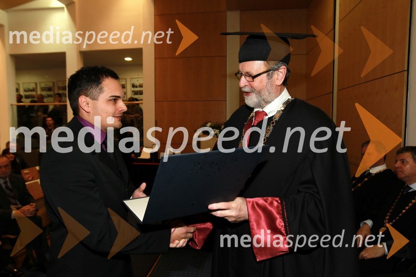 Jure Damše, prejemnik nagrade Andreja Perlacha za leto 2010 in prof. dr. Ivan Rozman, rektor Univerze v MariboruRektorjev dan Univerze v Mariboru 2011, promocija doktorjev znanosti in podelitev nagrad