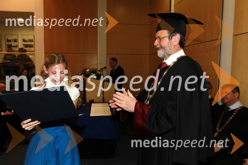 Saša Krajnc, prejemnica nagrade Andreja Perlacha za leto 2010 in prof. dr. Ivan Rozman, rektor Univerze v MariboruRektorjev dan Univerze v Mariboru 2011, promocija doktorjev znanosti in podelitev nagrad