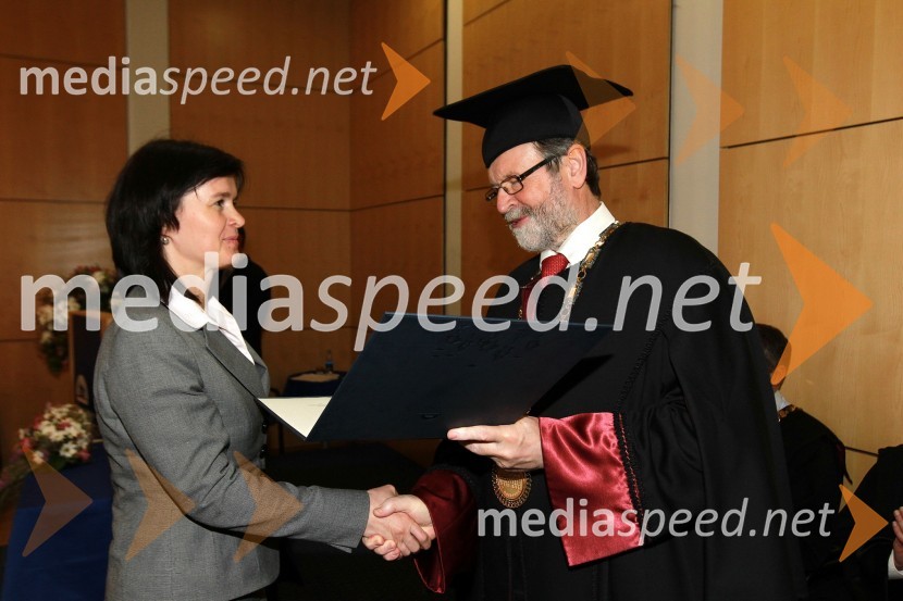 Melita Čopar, direktorica občinske uprave občine Krško, prejemnica svečane listine Univerze v Mariboru za leto 2010 in prof. dr. Ivan Rozman, rektor Univerze v MariboruRektorjev dan Univerze v Mariboru 2011, promocija doktorjev znanosti in podelitev nagrad