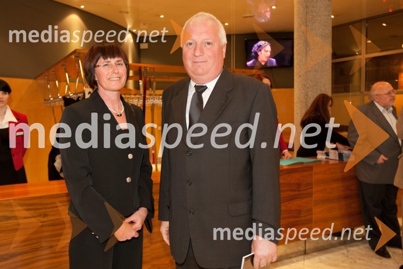 Matjaž Kulot s soprogoOdprtje novega malega odra v SNG Nova Gorica in predstava Grenki sadeži pravice