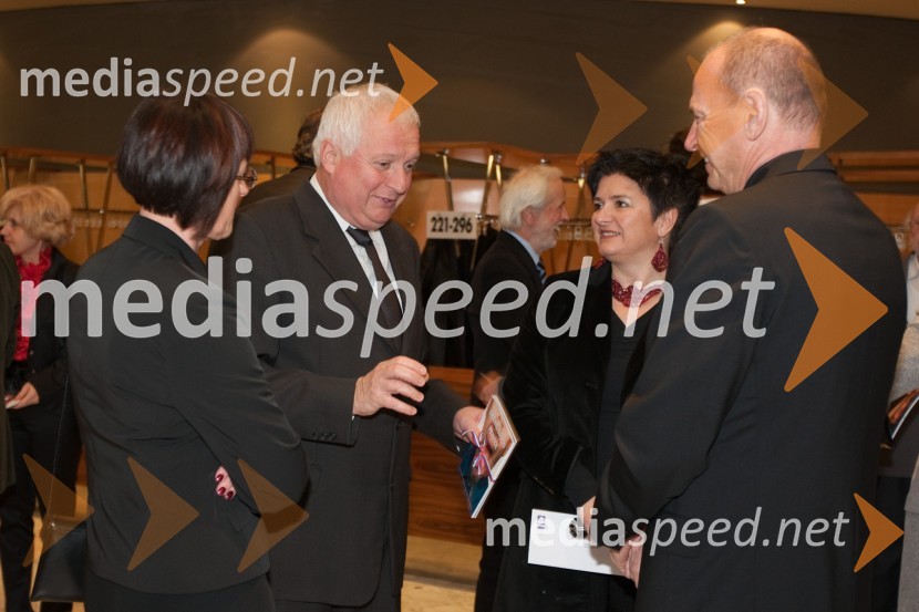 Matjaž Kulot s soprogo in Mojca Jan Zoran, predsednica sveta SNG Nova Gorica s soprogom
Odprtje novega malega odra v SNG Nova Gorica in predstava Grenki sadeži pravice