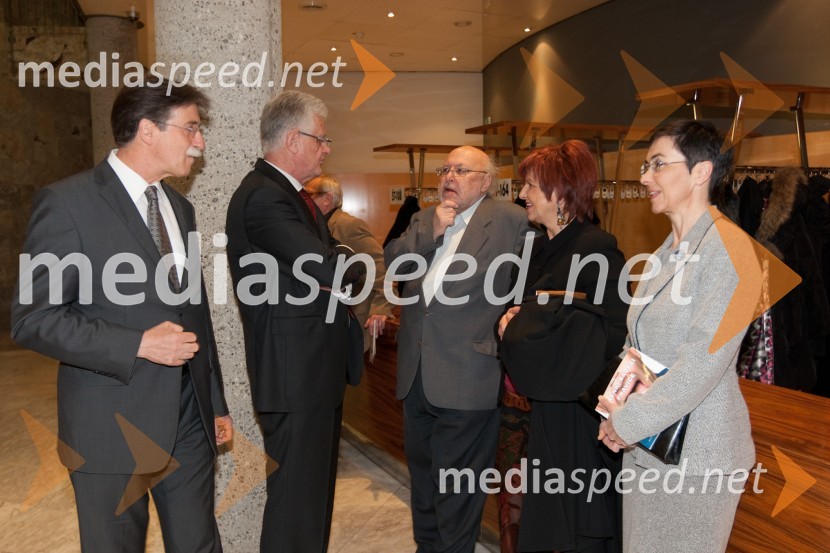 Jožko Čuk, direktor SNG Nova Gorica, Pavel Gantar, predsednik DZ RS, Milan Jesih, avtor besedila, Majda Širca, ministrica za kulturo in Jasna ČukOdprtje novega malega odra v SNG Nova Gorica in predstava Grenki sadeži pravice