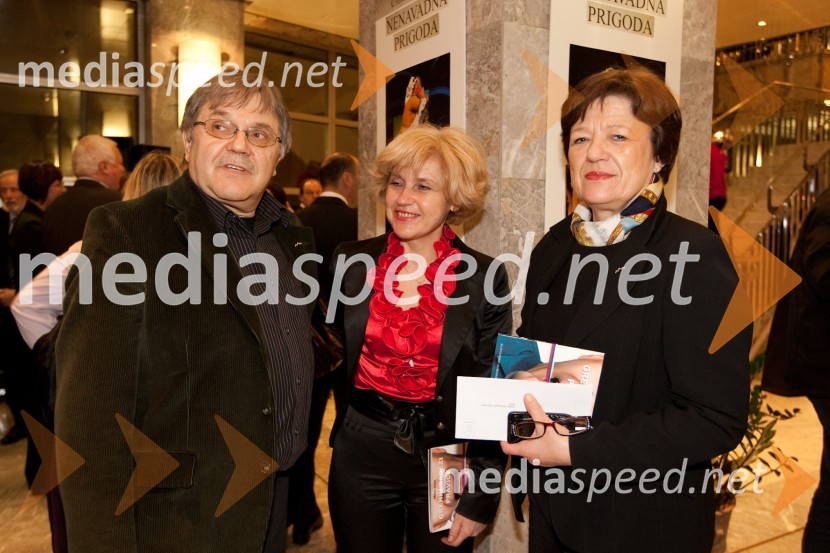 Marjan Bevk, režiser s soprogo in Zdenka Simčič, urad predsednika DZ RS
Odprtje novega malega odra v SNG Nova Gorica in predstava Grenki sadeži pravice