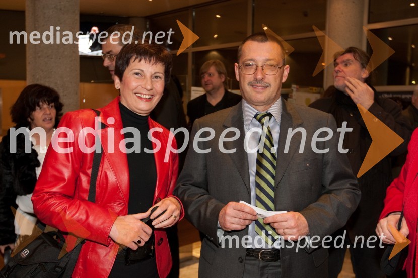 Ingrid Kašca Bucik, novinarka in soprog Aleš Bucik, župan občine Renče VogrskoOdprtje novega malega odra v SNG Nova Gorica in predstava Grenki sadeži pravice