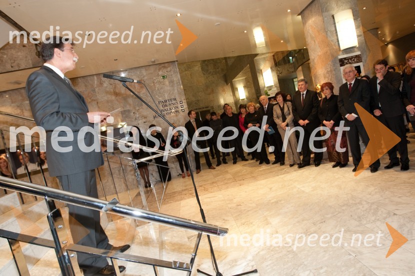 Odprtje novega malega odra v SNG Nova Gorica in predstava Grenki sadeži pravice