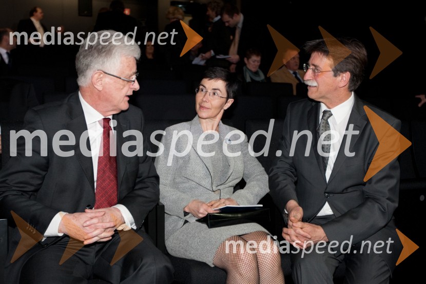 Pavel Gantar, predsednik DZ RS, Jasna Čuk in Jožko Čuk, direktor SNG Nova GoricaOdprtje novega malega odra v SNG Nova Gorica in predstava Grenki sadeži pravice