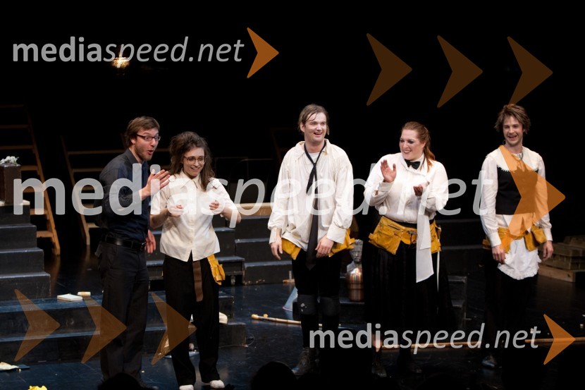 Andrej Jus, režiser, Arna Hadžialjević, igralka, Kristijan Guček, igralec, Ana Facchini, igralka in Peter Harl, igralecOdprtje novega malega odra v SNG Nova Gorica in predstava Grenki sadeži pravice