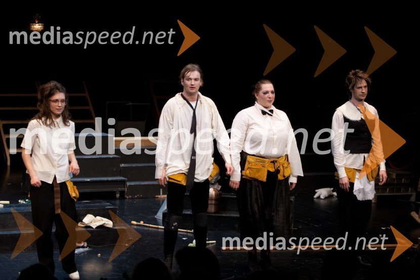 Arna Hadžialjević, igralka, Kristijan Guček, igralec, Ana Facchini, igralka in Peter Harl, igralecOdprtje novega malega odra v SNG Nova Gorica in predstava Grenki sadeži pravice