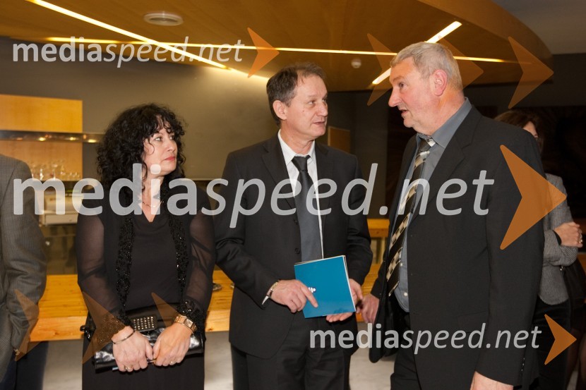 Odprtje novega malega odra v SNG Nova Gorica in predstava Grenki sadeži pravice