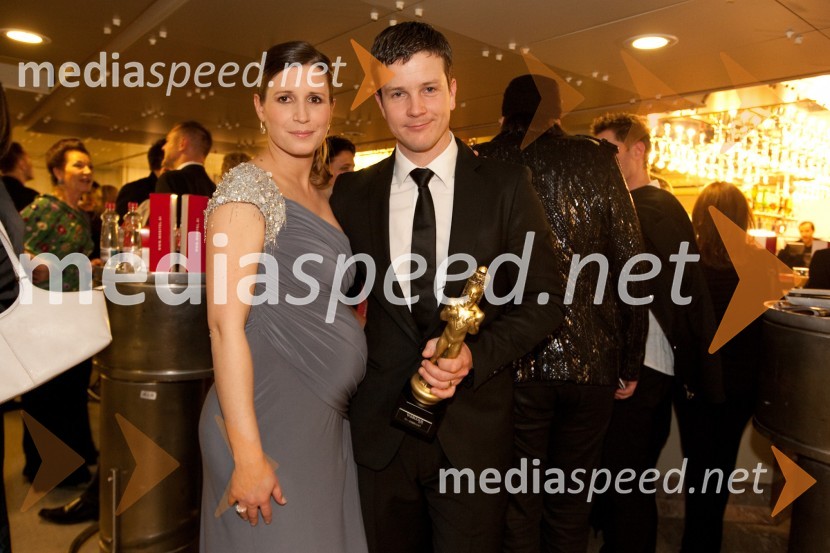 Boštjan Romih, voditelj in soproga LaraViktorji 2010, zaključna zabava