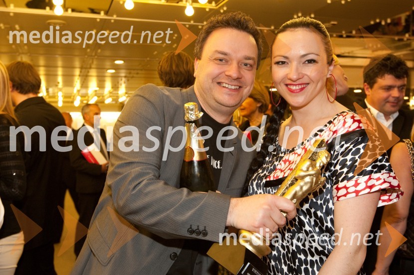 Sašo Papp, moderator na Radio Center in Polona Požgan, moderatorka na Radio CenterViktorji 2010, zaključna zabava