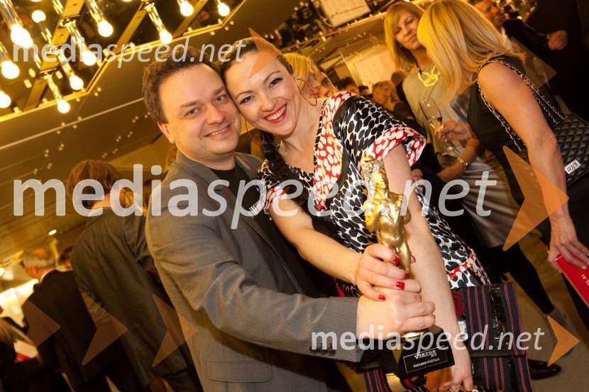 Sašo Papp, moderator na Radio Center in Polona Požgan, moderatorka na Radio CenterViktorji 2010, zaključna zabava