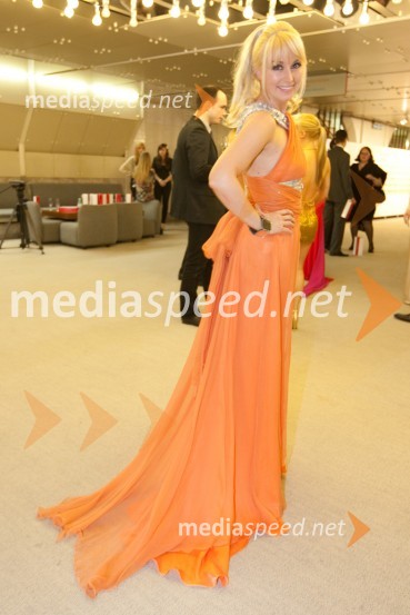 Saša Lendero, pevkaViktorji 2010, zaključna zabava