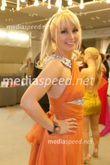 Saša Lendero, pevkaViktorji 2010, zaključna zabava