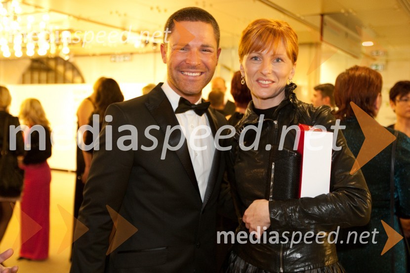 Sebastian, pevec in Mihaela Kolarič, lastnica agencije MichelaViktorji 2010, zaključna zabava