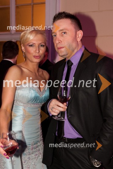Maja Kljun, manekenka in Primož Bohinc, direktor prodaje pri podjetju ElektrončekViktorji 2010, zaključna zabava