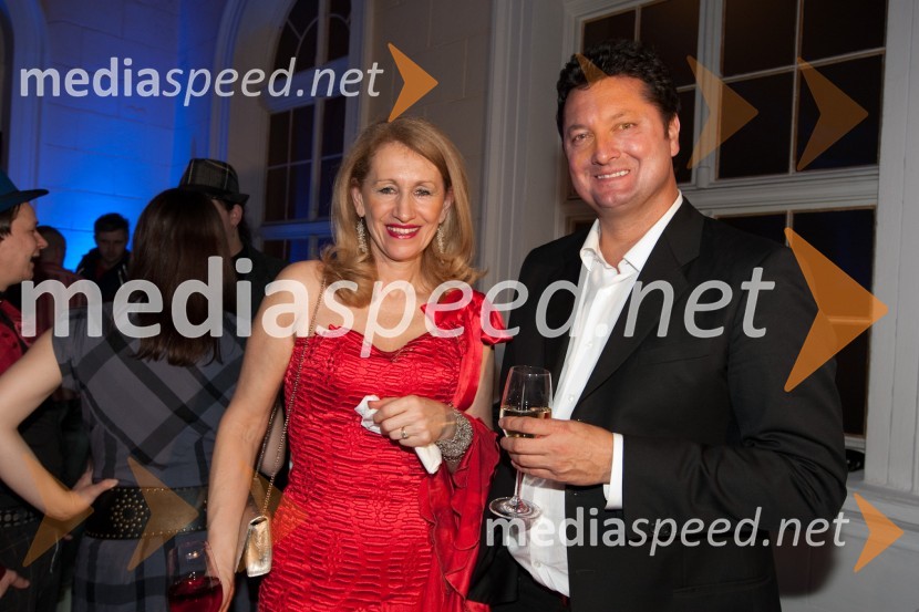 Carmen Dobnik, odvetnica in Dean Duboković, fotografViktorji 2010, zaključna zabava