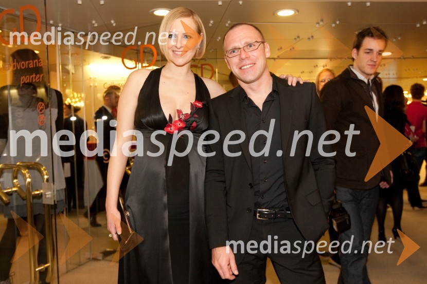 Anja Križnik Tomažin, TV voditeljica in soprog Matej Križnik, direktor fotografije VPKViktorji 2010, zaključna zabava