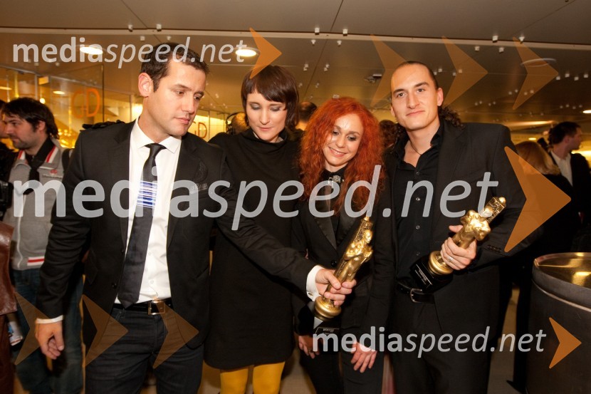 ekipa Slovenija ima talent: Peter Poles, voditelj, Helen Žagar, kreativna producentka, Jasmina Lozej, kreativna producetka in Vid Valič, voditeljViktorji 2010, zaključna zabava