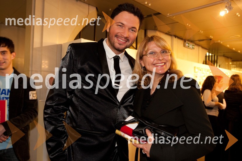 Robert Roškar, moderator na Radio 1 in Nataša Bolčina Žgavec, moderatorkaViktorji 2010, zaključna zabava