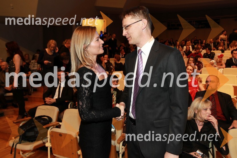 Katarina Kresal, ministrica za notranje zadeve in dr. Igor Lukšič, minister za šolstvo in športViktorji 2010, dogajanje v dvorani