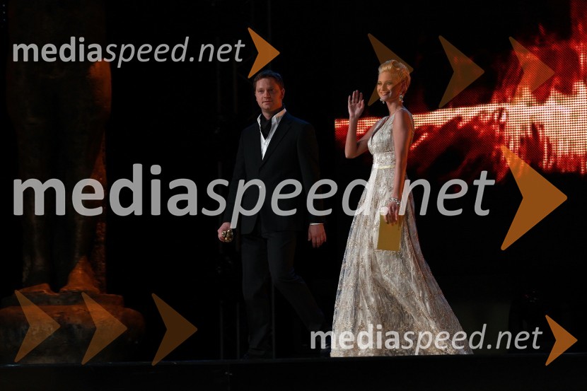 Jurij Zrnec, igralec in Marika Savšek, Miss Universe Slovenije 2010Viktorji 2010, dogajanje v dvorani