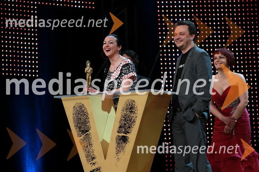 Polona Požgan in Sašo Papp, moderatorja na radiu CenterViktorji 2010, dogajanje v dvorani