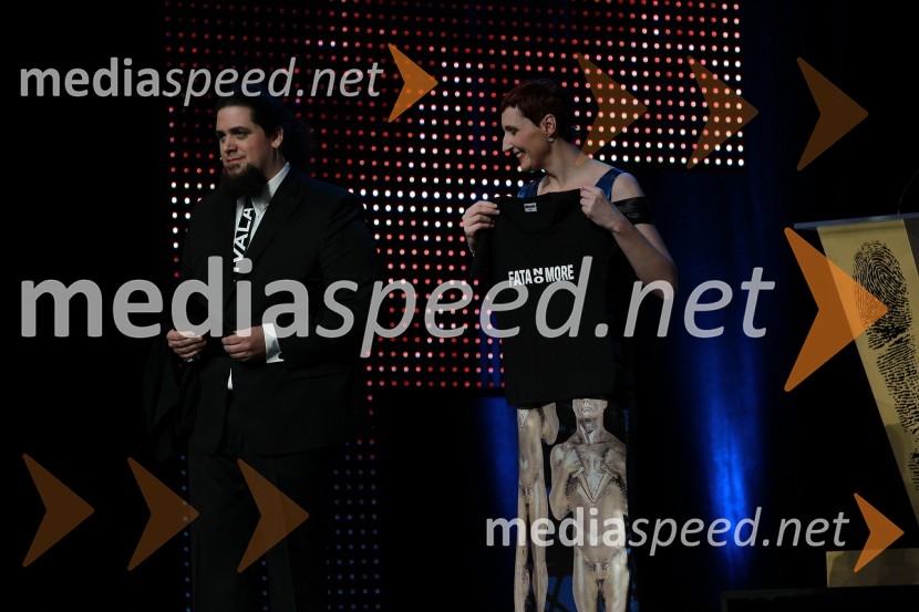 Boštjan Gorenc - Pižama, stand up komik in voditelj prireditve ter Lucija Čirović, igralka in voditeljica prireditveViktorji 2010, dogajanje v dvorani