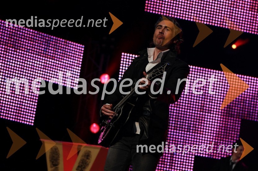 Jan Plestenjak, pevecViktorji 2010, dogajanje v dvorani