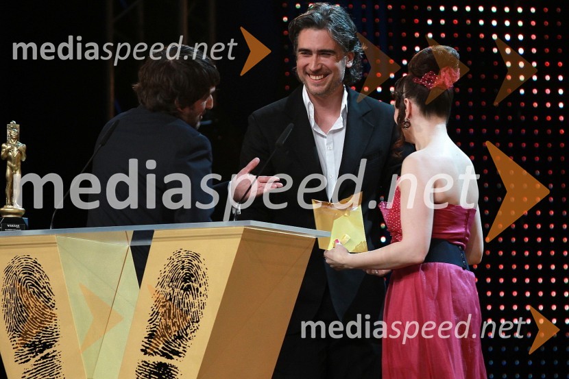 Marko Miličevič, DJ, Jan Plestenjak, pevec in Maja Pihler Bilbi, glasbenicaViktorji 2010, dogajanje v dvorani