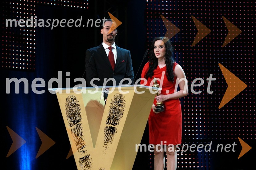 Seku Mady Conde, TV voditelj in Nataša Globočnik, novinarkaViktorji 2010, dogajanje v dvorani