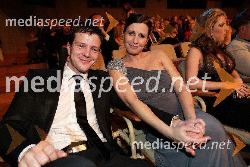 Boštjan Romih, TV voditelj in soproga LaraViktorji 2010, dogajanje v dvorani