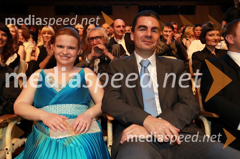 Danilo Tomšič, direktor področja prodaja in marketing v podjetju Mobitel in soproga Andreja Šuštaršič TomšičViktorji 2010, dogajanje v dvorani