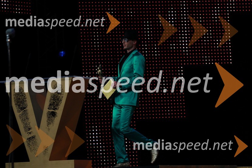 Tadej Toš, igralecViktorji 2010, dogajanje v dvorani