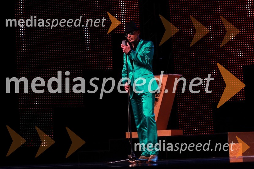 Tadej Toš, igralecViktorji 2010, dogajanje v dvorani