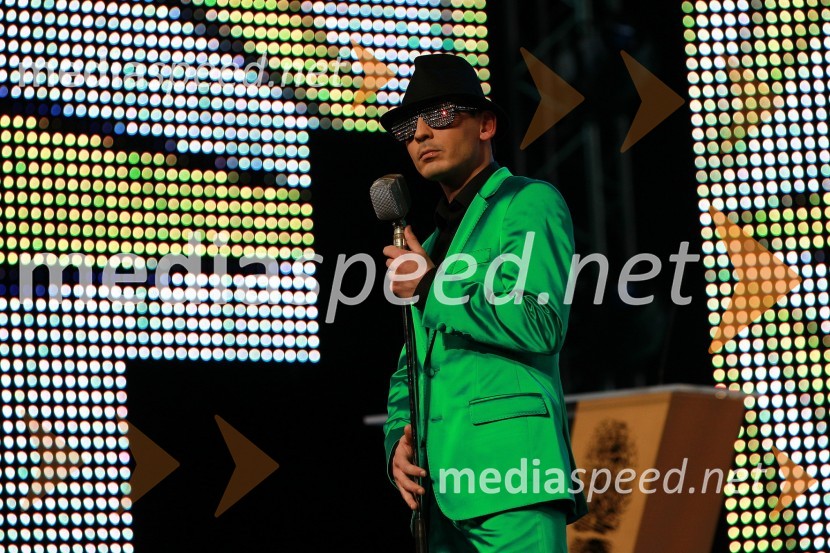 Tadej Toš, igralecViktorji 2010, dogajanje v dvorani