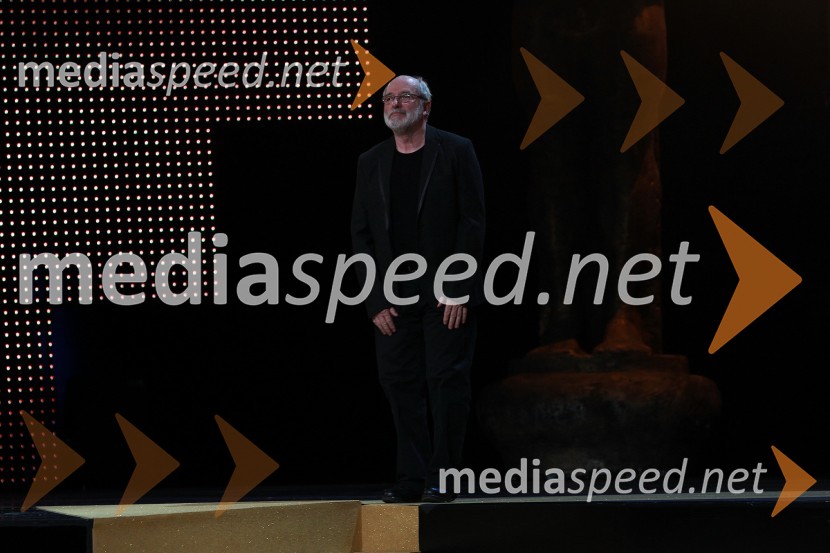 Janez Hočevar-Rifle, igralecViktorji 2010, dogajanje v dvorani