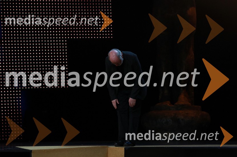 Janez Hočevar-Rifle, igralecViktorji 2010, dogajanje v dvorani