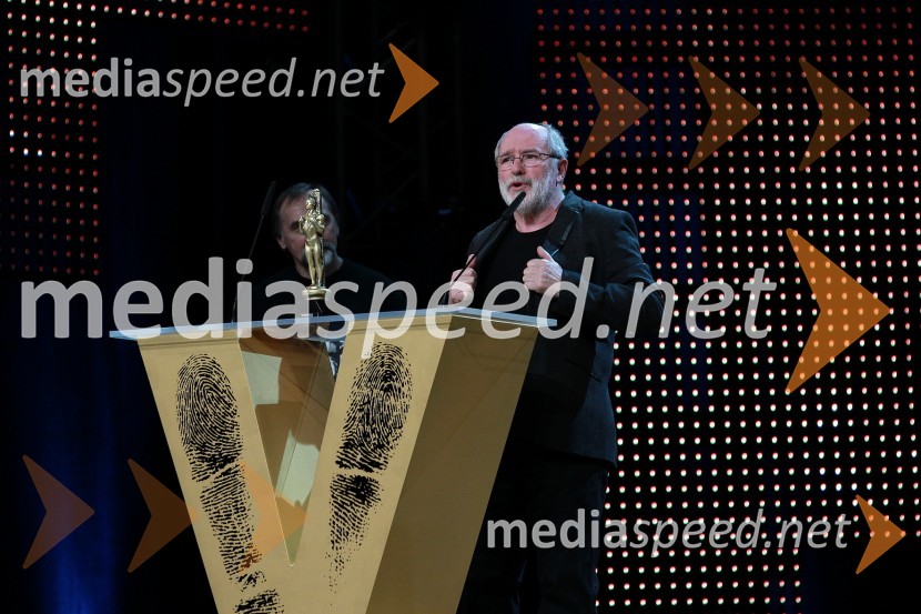 Janez Hočevar-Rifle, igralecViktorji 2010, dogajanje v dvorani